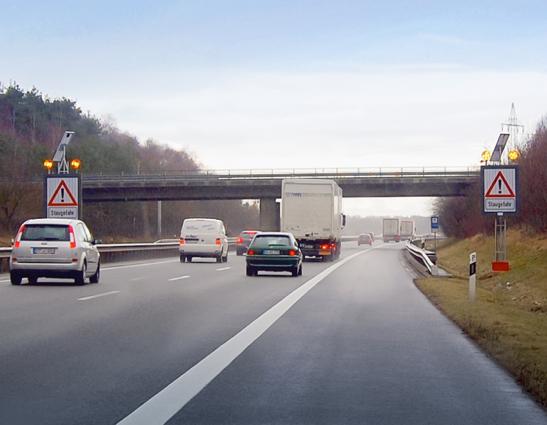 Solar powered prismatic vms 3