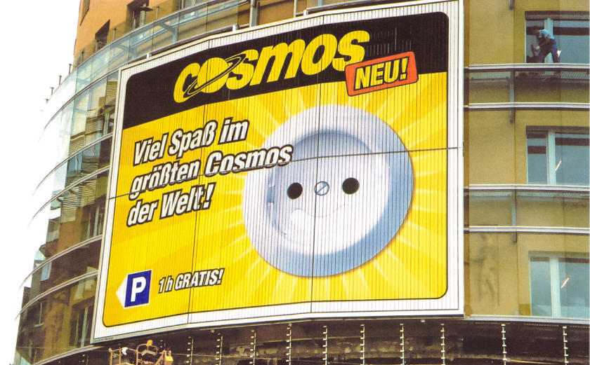 Trivision gemonteerd op gebouw 3